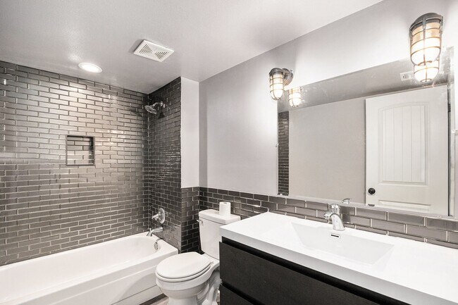 Building Photo - Beautifully Finished Detached Patio Home