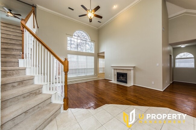 Building Photo - Great location, nice community! Make it yo...