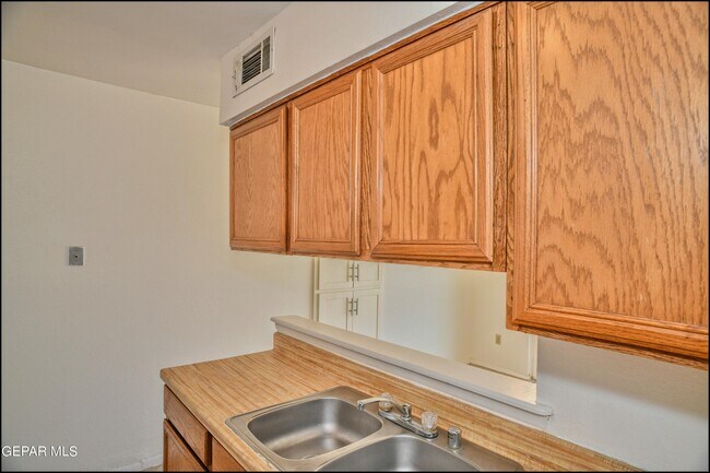 Building Photo - 10809 Jadestone St