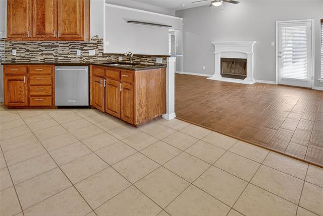 Building Photo - 8216 Deer Bluff Ln