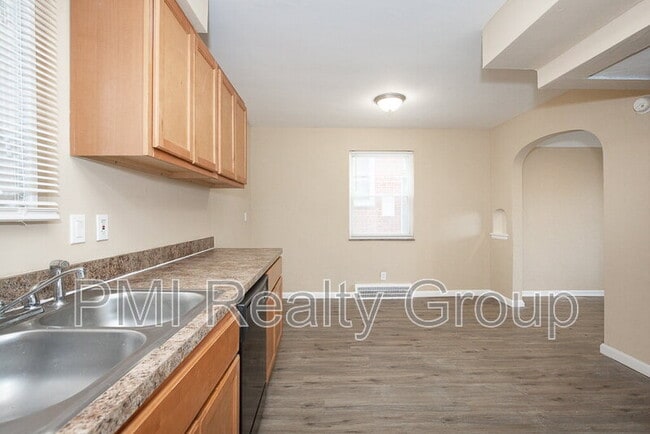 Building Photo - 645 Babbitt Rd