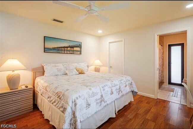 Building Photo - 203 SE 43rd Terrace