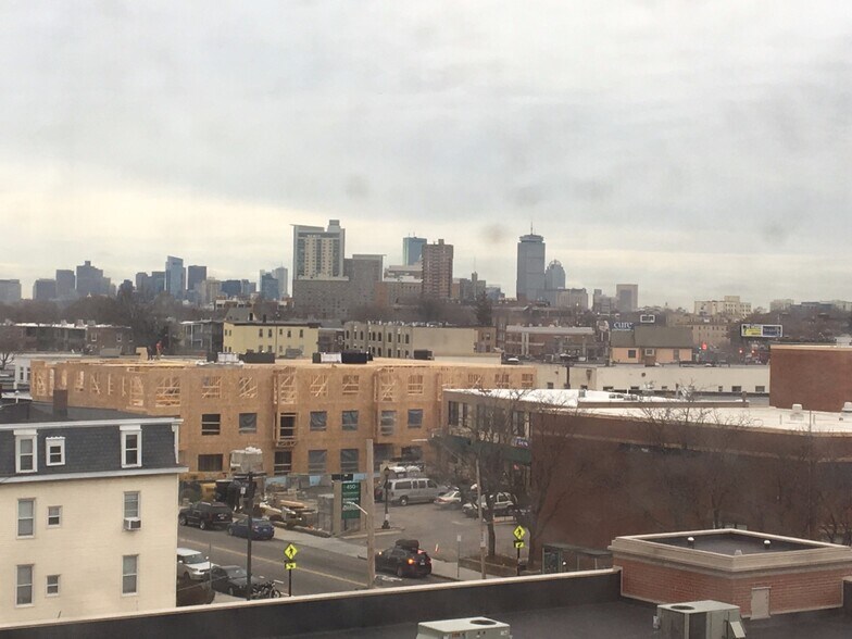 Building Photo - 15 N Beacon