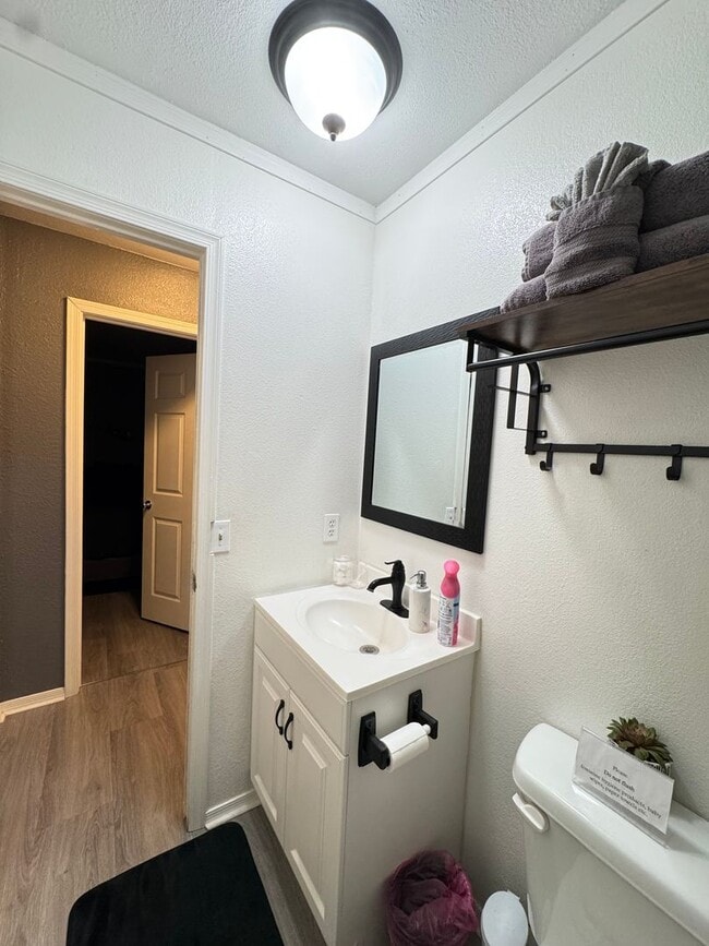 Building Photo - Home close to Casinos and River