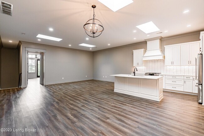 Building Photo - 10506 Meeting St