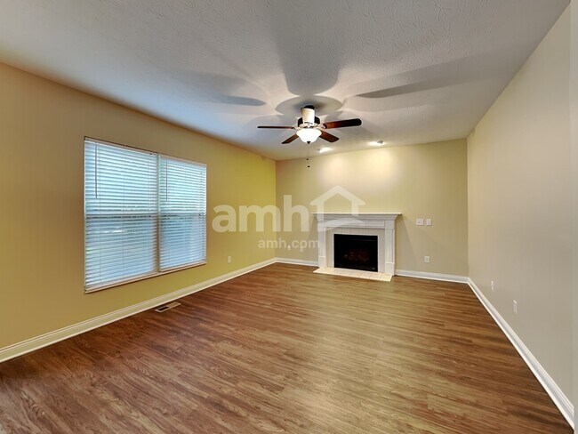 Building Photo - 270 Huntington Dr