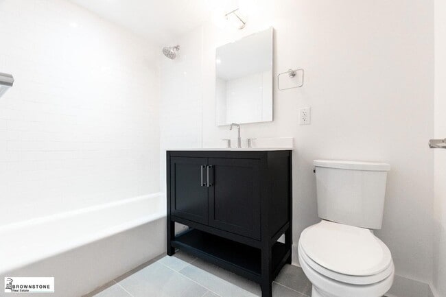 Building Photo - 9 1st St