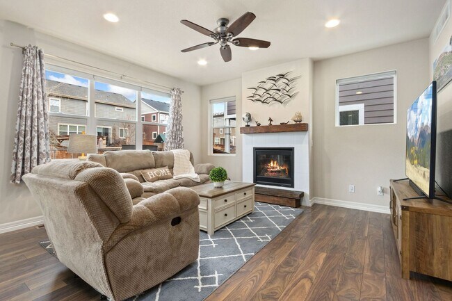 Building Photo - Beautiful 3 Bed 2.5 Bath House in NE Fort ...
