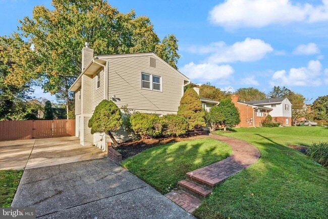 Building Photo - 1726 Baldwin Dr