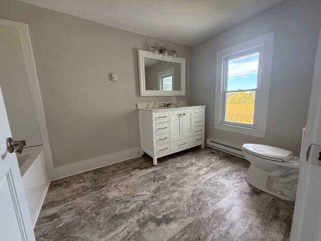 Building Photo - Amazing Remodeled Farm Home