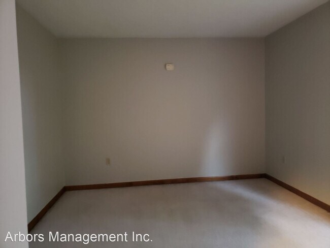 Building Photo - 3 br, 3.5 bath House - 152 WOODBINE DR