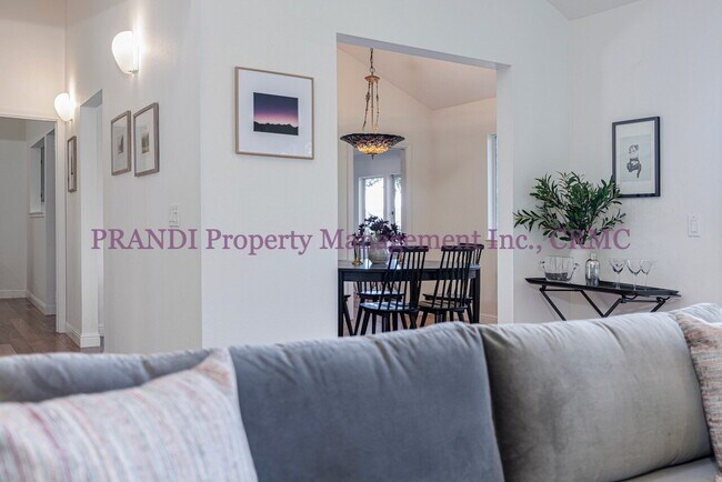 Building Photo - Woodacre Retreat Like Home with Views and ...