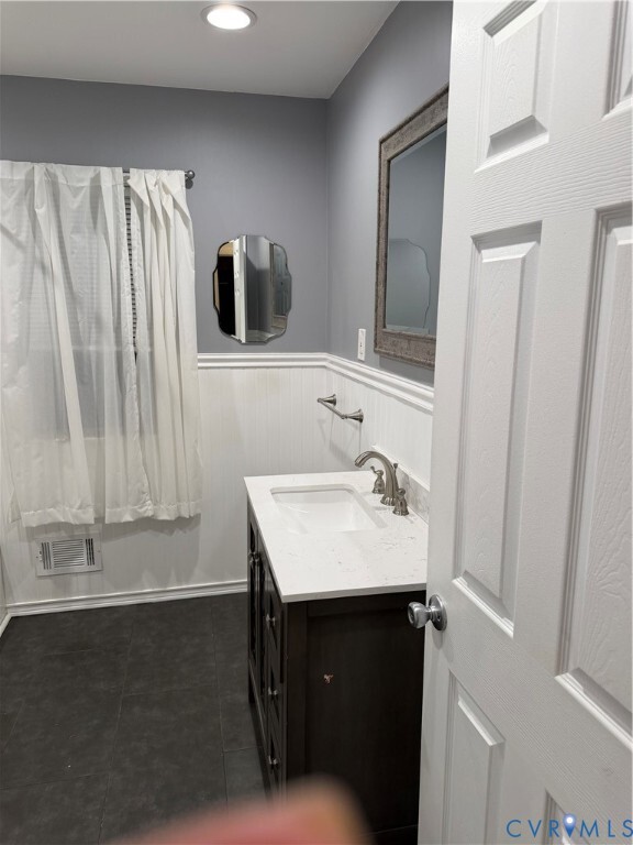 Building Photo - 9131 Mapleview Ave