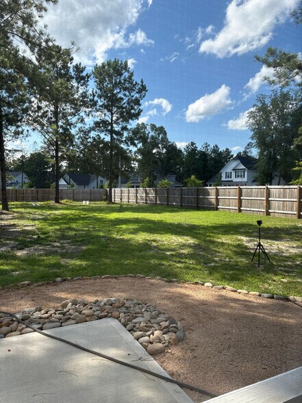 Building Photo - 623 Muscadine Ln