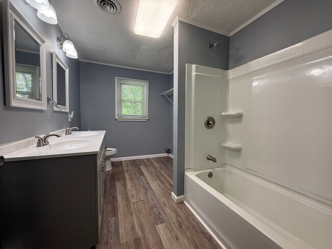 Building Photo - 3 Bedroom 1 Bathroom Home in Greene County...