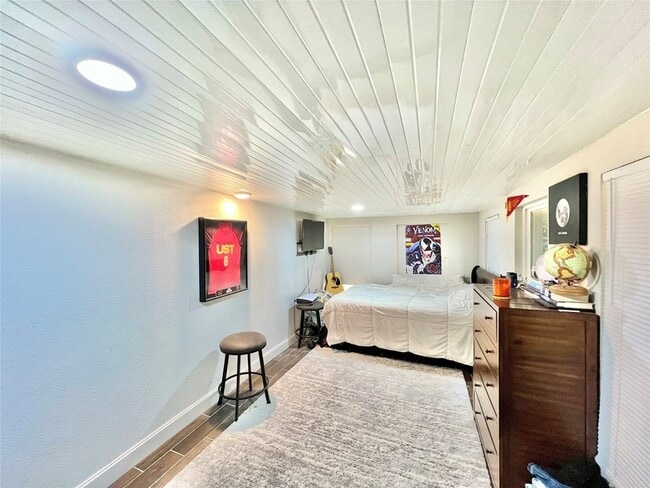 Building Photo - 4913 W 43rd St