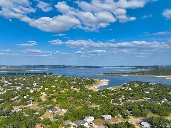 Building Photo - 776 Lookout Dr