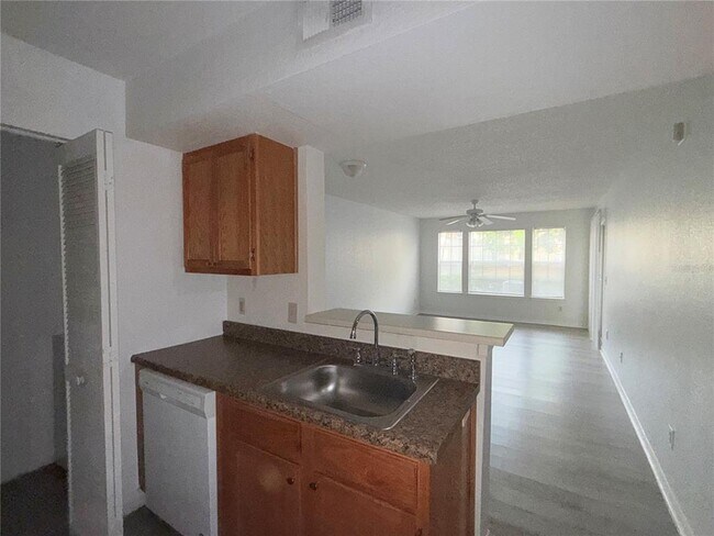 Building Photo - 1025 S Hiawassee Rd