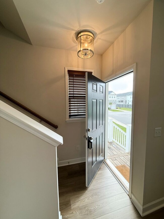 Building Photo - Move In Ready Townhome in Marshview Commons
