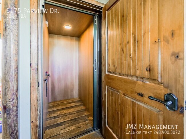 Building Photo - 5175 Parview Dr
