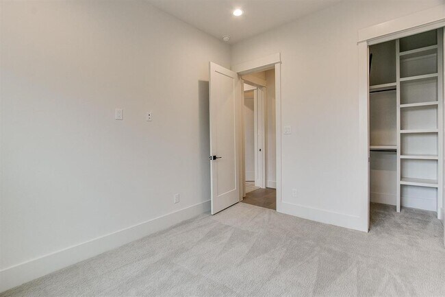 Building Photo - 1514 Laird St