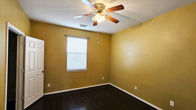 Building Photo - 211 Briar Trace Ln