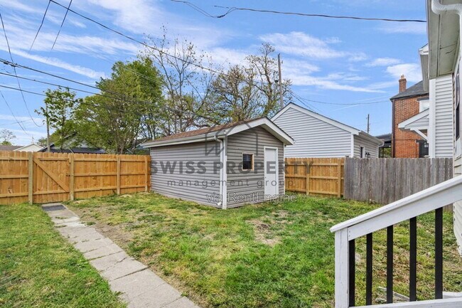 Building Photo - 463 S 22nd St