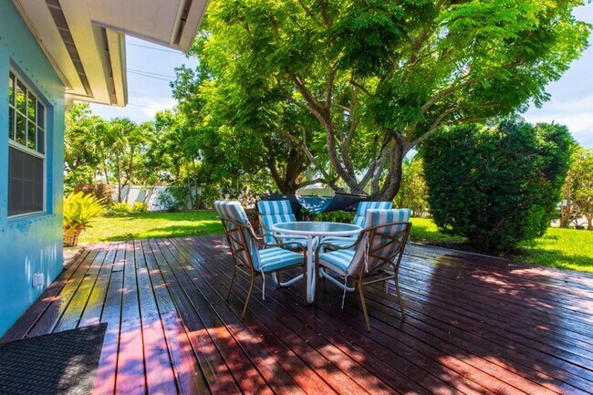 Building Photo - 145 SE 3rd Ave