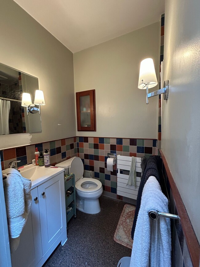 Building Photo - 52 Fenway