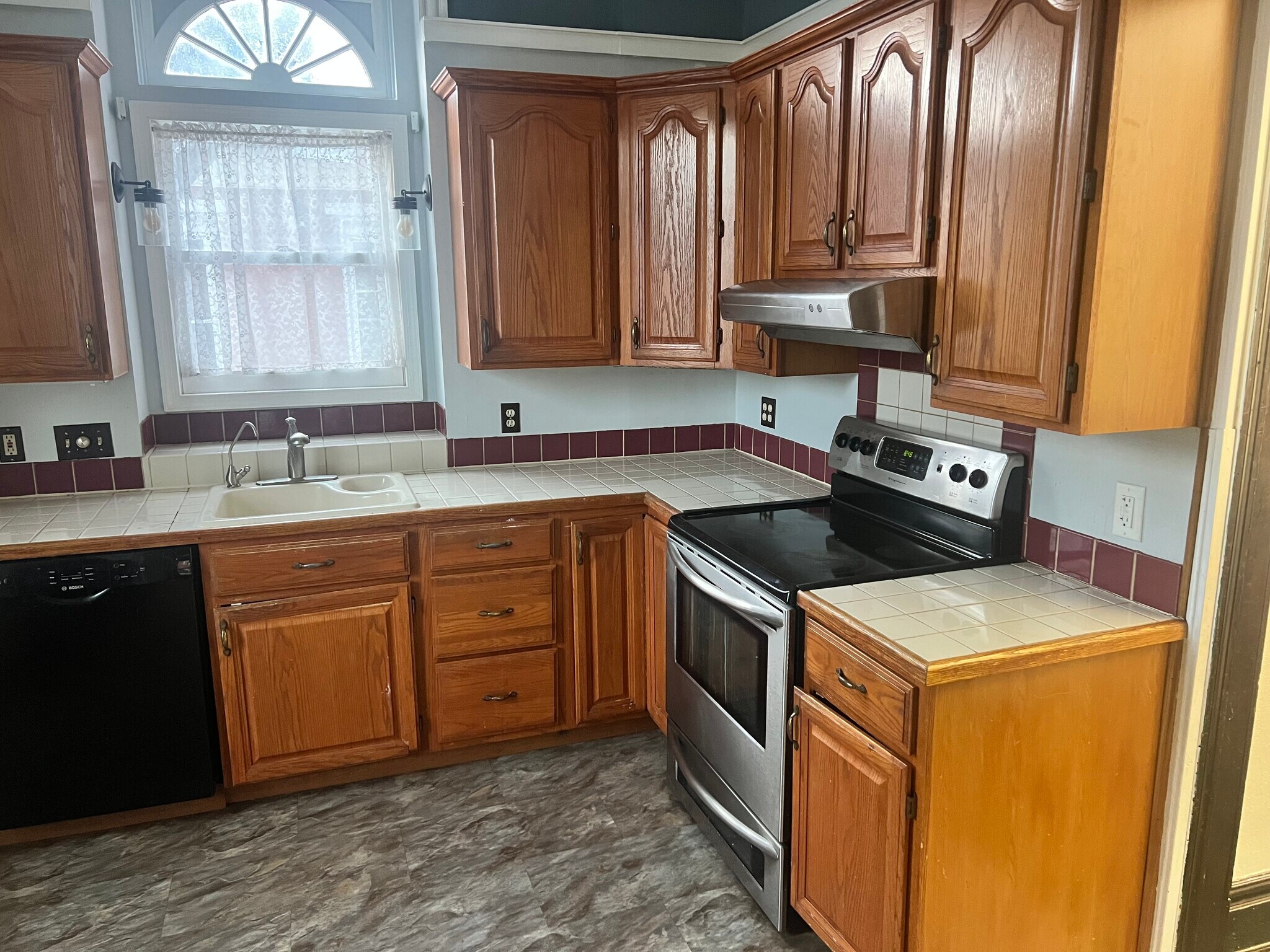 Building Photo - 1536 Mineral Spring Rd