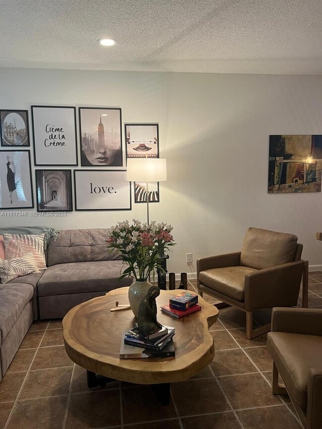 Building Photo - 1546 Sandpiper Cir