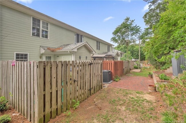 Building Photo - 425 Cityview Ln