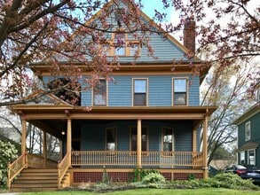 Building Photo - 81 Fern St