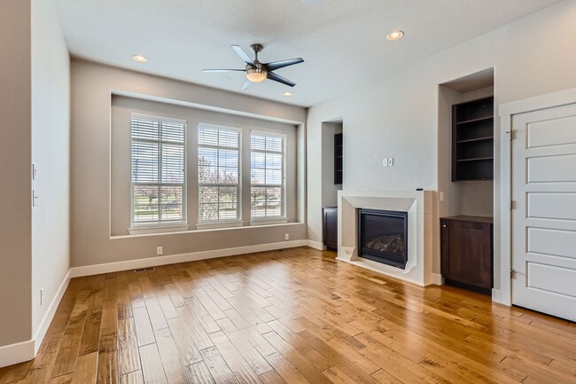 Building Photo - Beautiful- Open Concept - Updated - Main f...