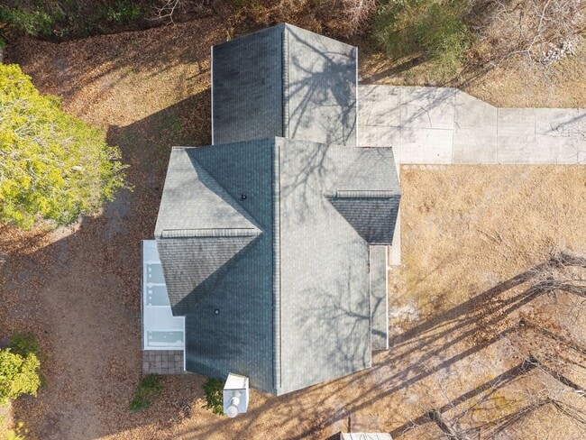 Building Photo - Welcome to Riverwood Estates!