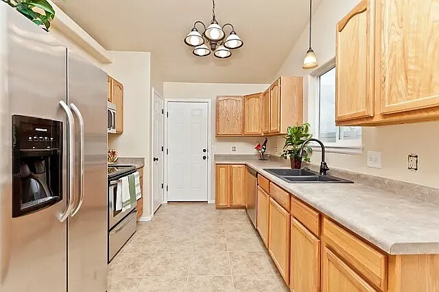 Building Photo - 471 Gunnison Way
