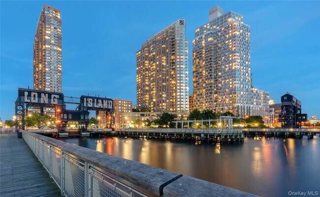 Building Photo - 4-74 48th Avenue Unit 4-V