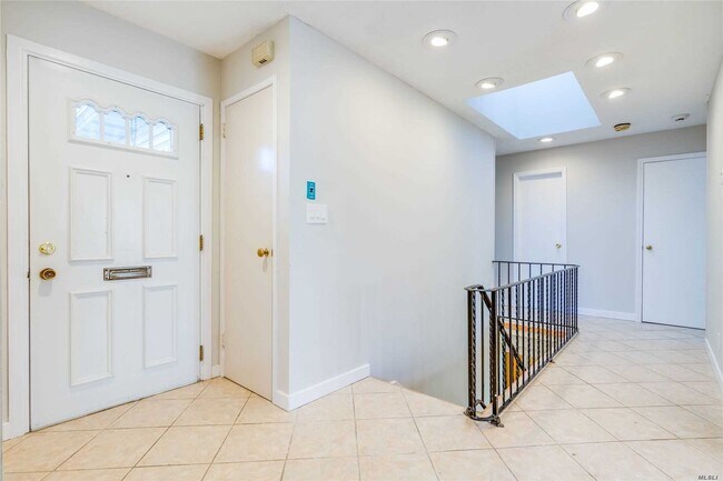 Building Photo - 46 Ivy Dr