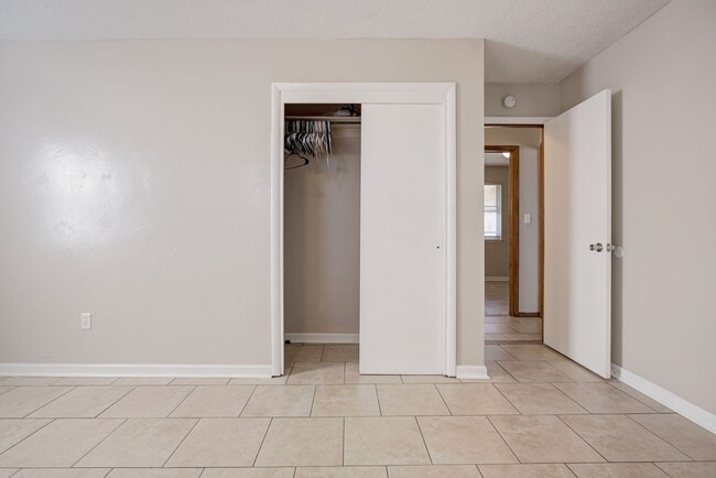 Building Photo - First Full Month's Rent Free! Spacious 3BD/1.BTH Home in Spencer