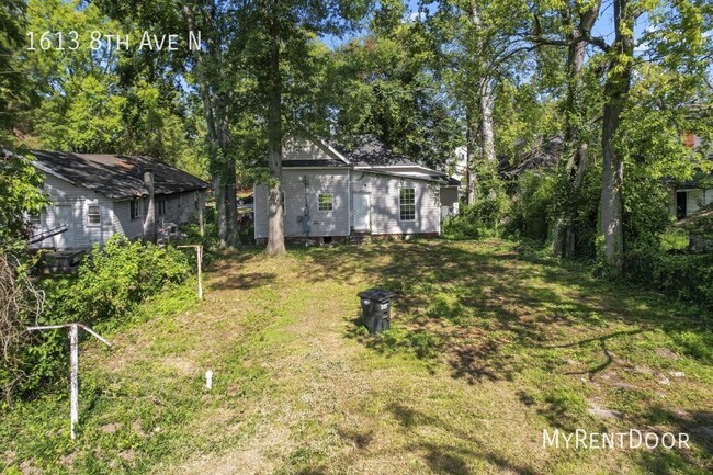 Building Photo - "Charming 3-Bed, 2-Bath Home in Bessemer –...