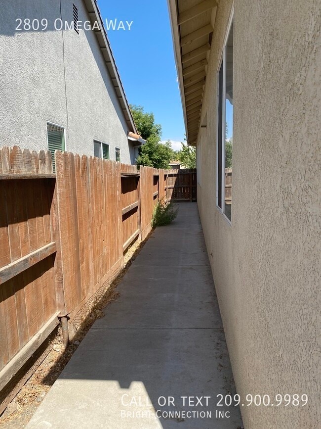 Building Photo - 2809 Omega Way