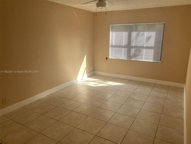 Building Photo - 8290 Lake Dr