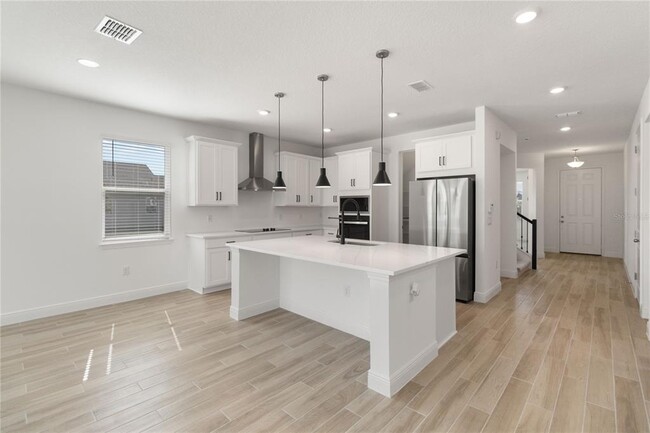 Building Photo - 14797 Milfoil Ave