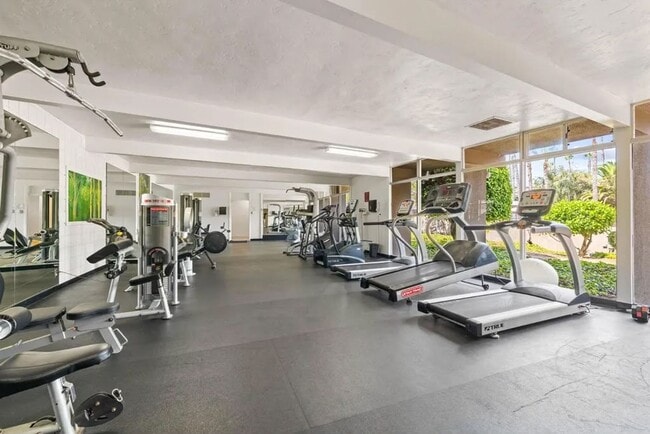 Building Photo - One Bedroom 1 Bath- Private Resort Complex Condo in Point Loma