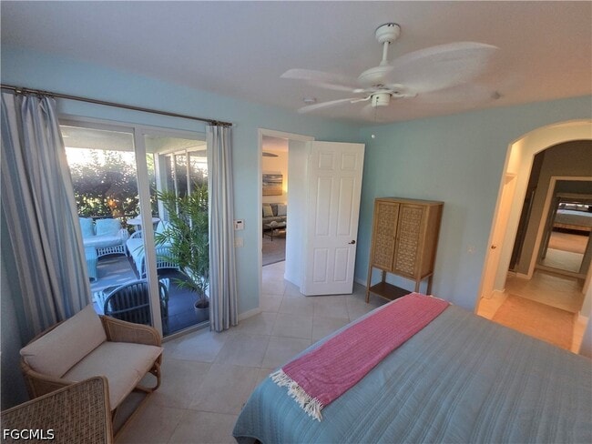 Building Photo - 10640 Camarelle Cir
