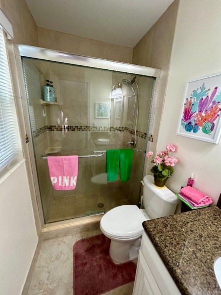 Building Photo - 9512 Saddlebrook Dr