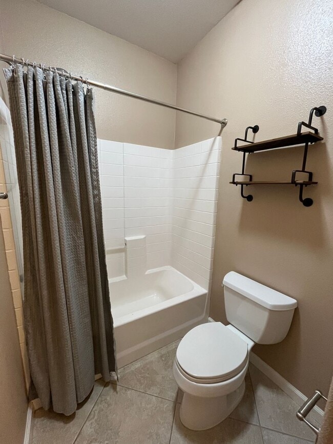 Building Photo - 206 S Argyle Pl