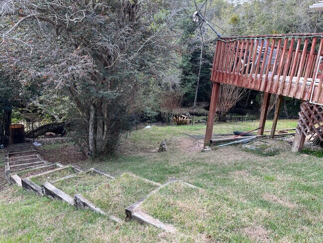 Building Photo - 1098 Forest Lake Terrace