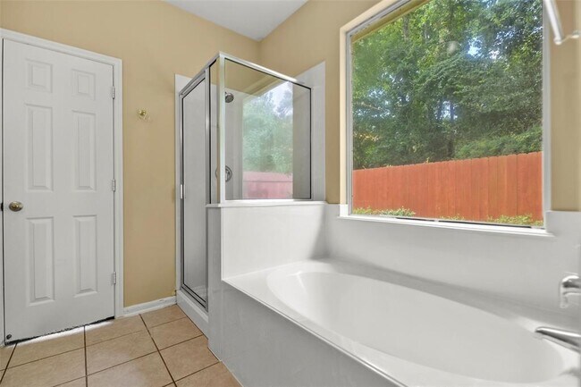 Building Photo - 12806 Pecan Shores Dr