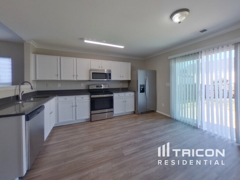 Building Photo - 3634 Charterhall Ln
